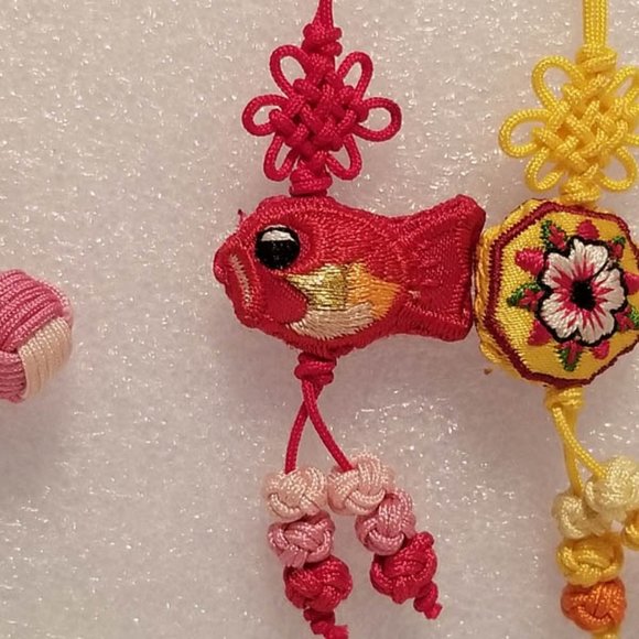 Lot of 6 Chinese knot cell charms NEW - Picture 6 of 8